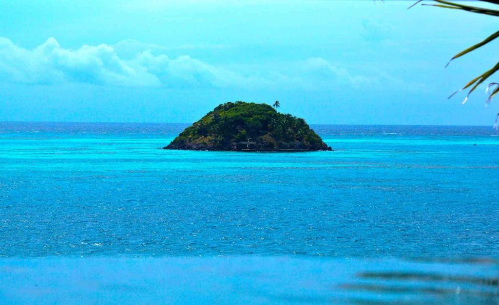Hotel Deep Blue à Providencia  Extérieur photo